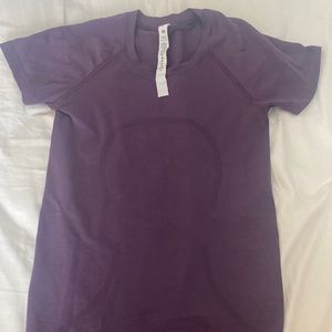 perfect condition. never worn. no pilling